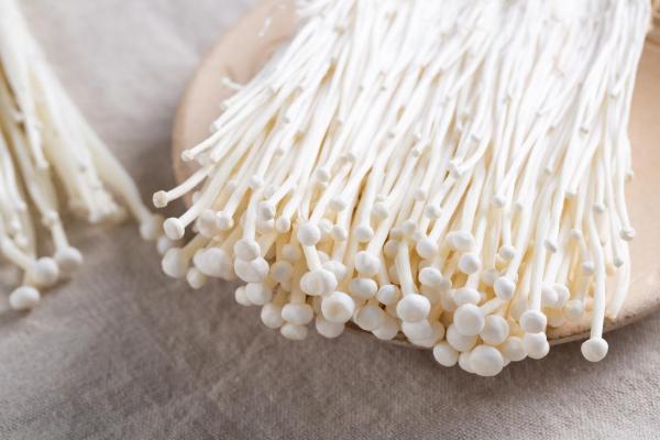 What Are Edible Mushrooms and How to Recognize Them - Enoki