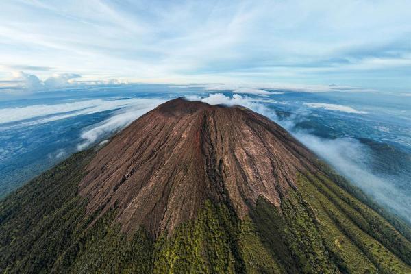 How Does a Stratovolcano Form? - What is a stratovolcano?