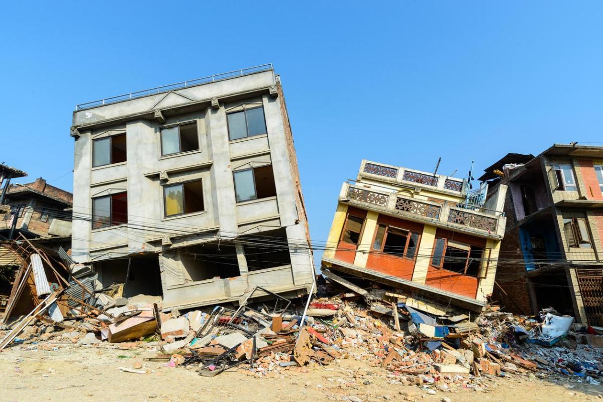 What Is the Difference Between Earthquake and Tremor?