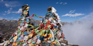 Trash on Mount Everest? - Causes and Consequences